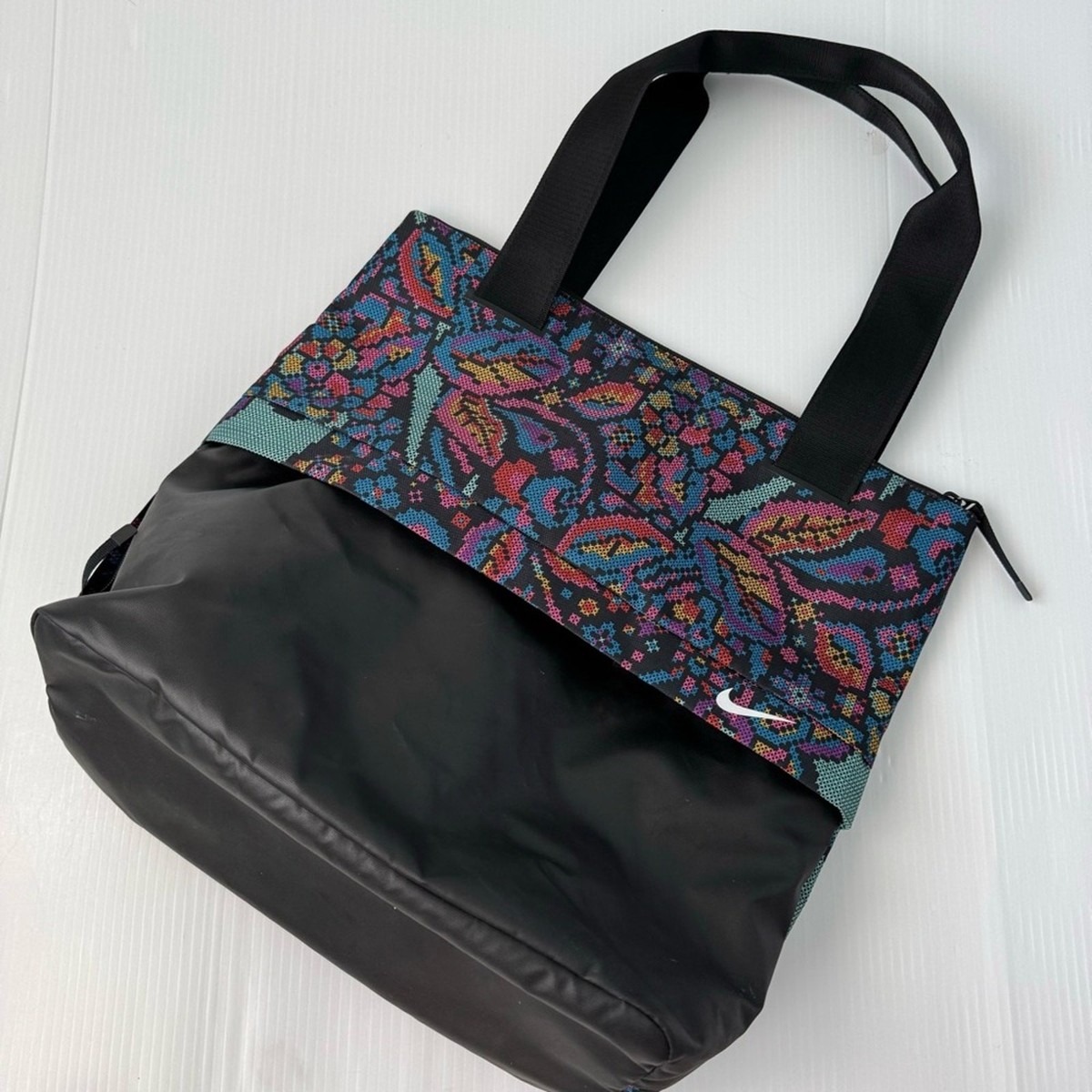 Nike Radiate training tote gym bag shoulder bag cross stitch style