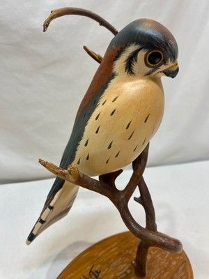 Big Sky Carvers ''No Small Wonder'' 11  Kestrel Raptor Ken White 32/1250