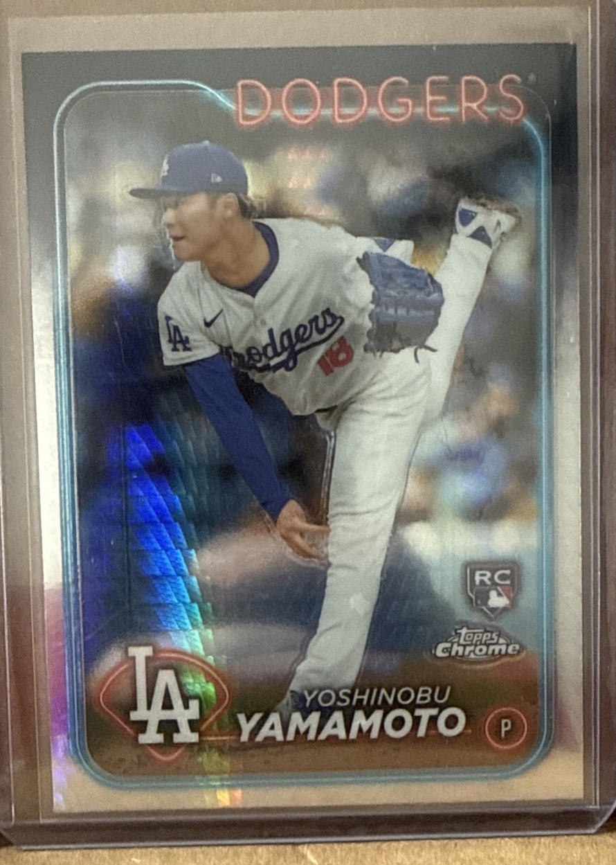 2024 Topps Chrome - Yoshinobu Yamamoto #18 Prism Refractor (RC)