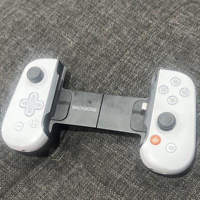 Backbone One Ergonomic Mobile Controller for iPhone iOS Lightning White/Black