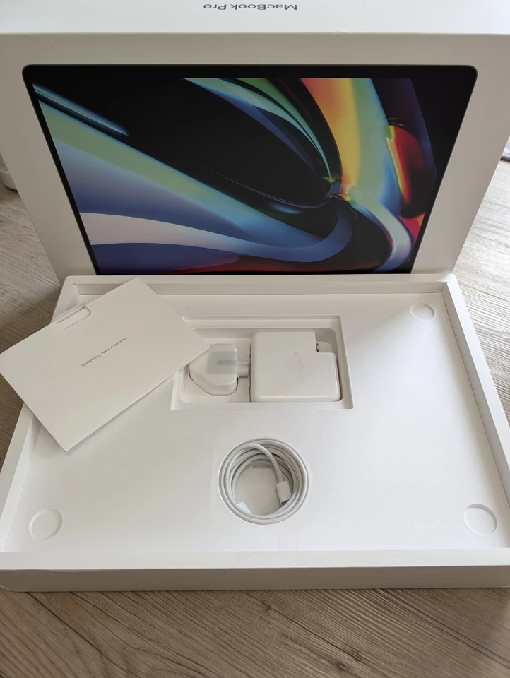 Apple MacBook Pro 16" 2019 · i9 · 32GB · 1TB, photo 2 of 5