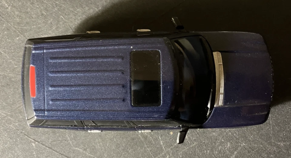 Adriatic Blue Corgi Vanguards 1/43 Land Rover Range Rover Vogue Diecast 1/7500 - Image 2 of 4