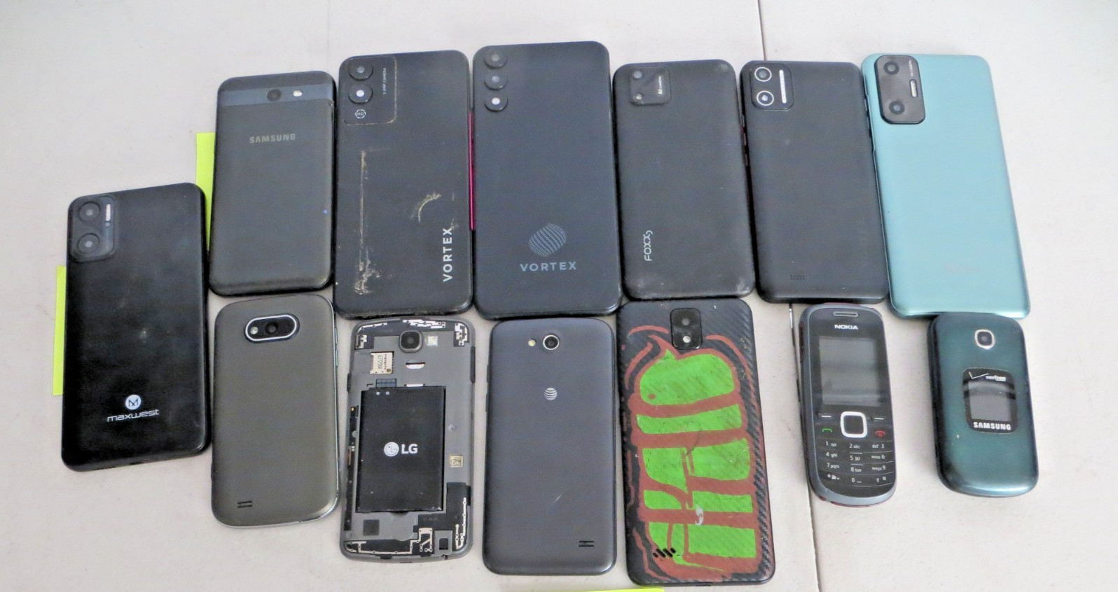Lot Of 13 Various Smartphones For Parts Repair Damage Issues - No Power