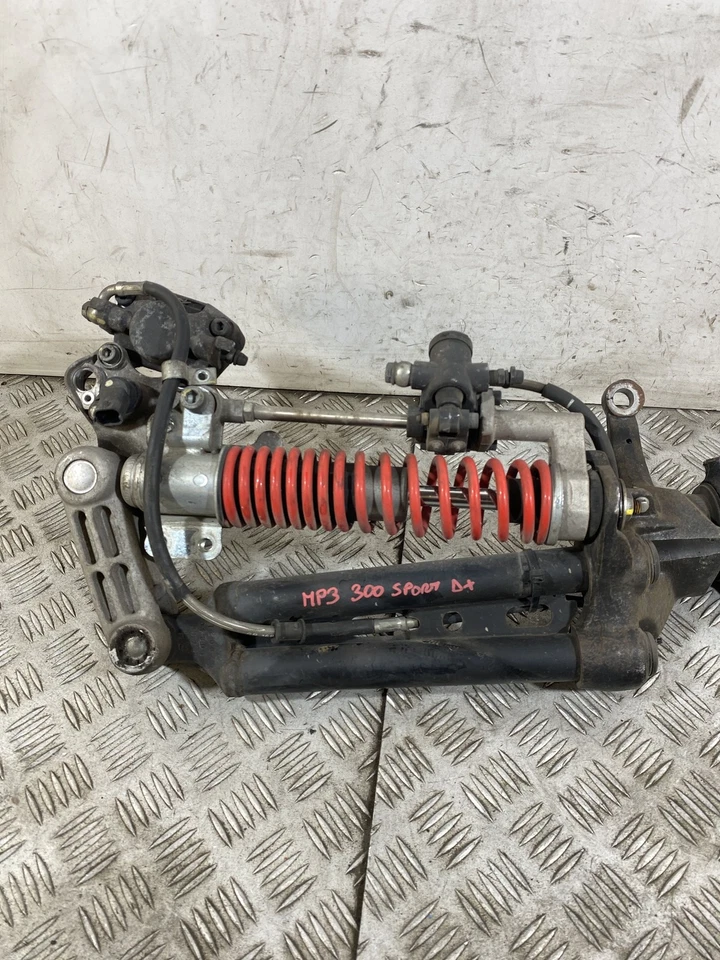 104798- Forcella Anteriore Destra DX  Piaggio MP3 300 HPE Sport Dal 2019 Al 2025 - Immagine 2 di 4