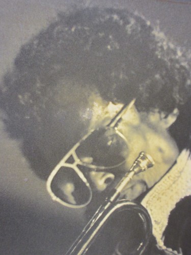 SENSATIONAL original vintage LARGE PHOTOGRAPH of MILES DAVIS PLAYING TRUMPET - Foto 4 di 13
