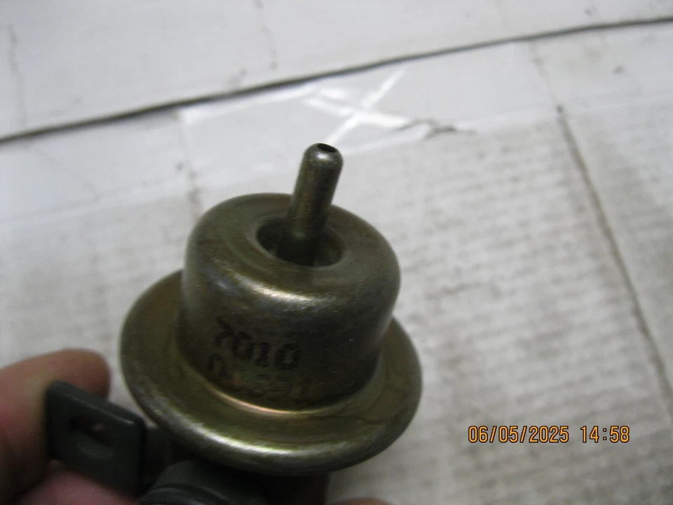 Fuel Injection Pressure Regulator Tomco 21128 - Image 4 of 4