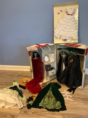 Franklin Mint Gone With The Wind Scarlett Doll Trunk w/Outfits & Doll