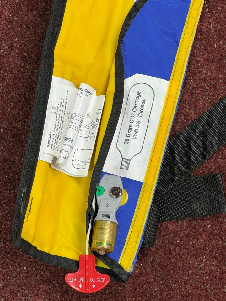 Chaleco salvavidas inflable automático/manuel West Marine SOSPENDERS 38ASTD azul Foto 3 de 4