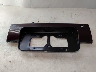Toyota CELICA リアガーニッシュ 本体 1990-1993 Toyota Celica GT Rear Center Taillight Garnish License