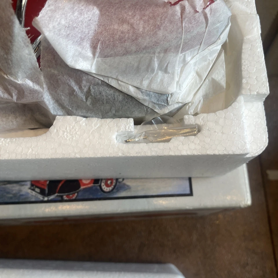 Mac Tools Pedal Car 1940 Gendron Custom Load Red 1:6 Scale by Crown Premium - Image 3 of 4