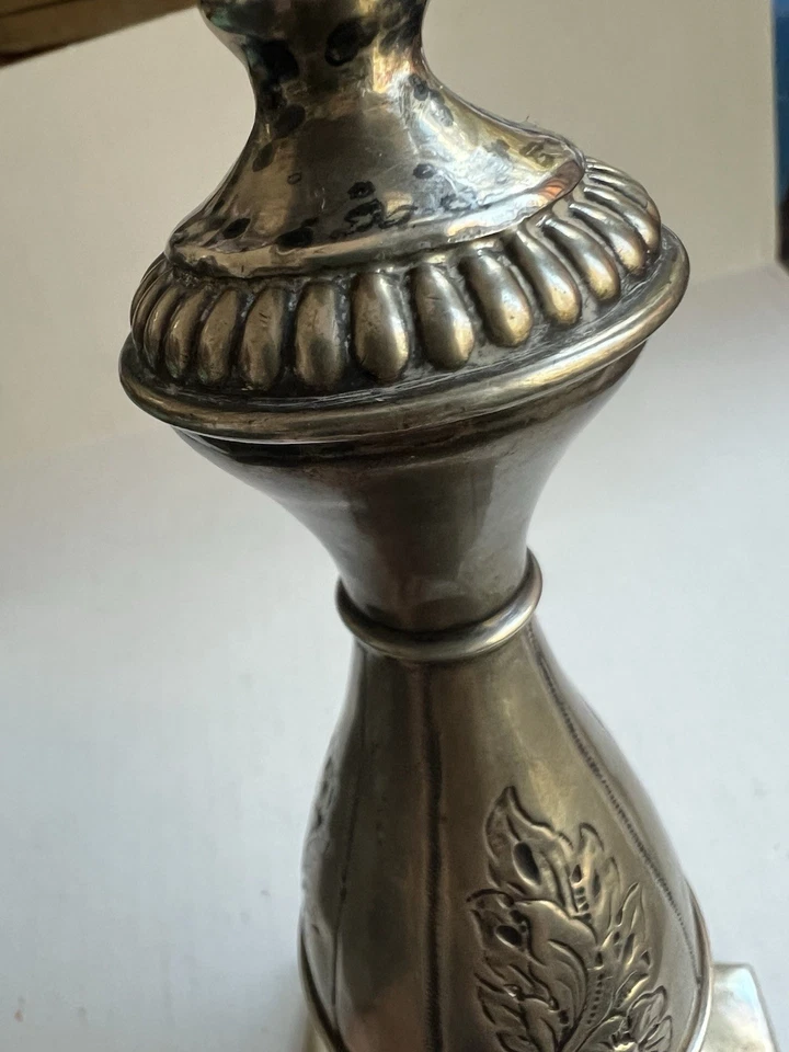 Антикварный серебряный утяжеленный подсвечник 700 в стиле барокко с цветочным рисунком высотой 10,25 дюйма - Изображение 4 из 4
