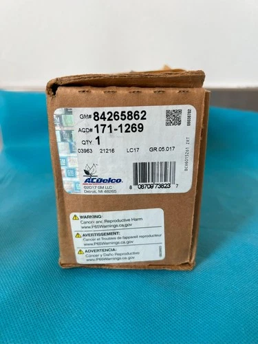 New Genuine GM Rear Disc Brake Pad Set 84265862 MSRP $269 AC Delco Free Shipping