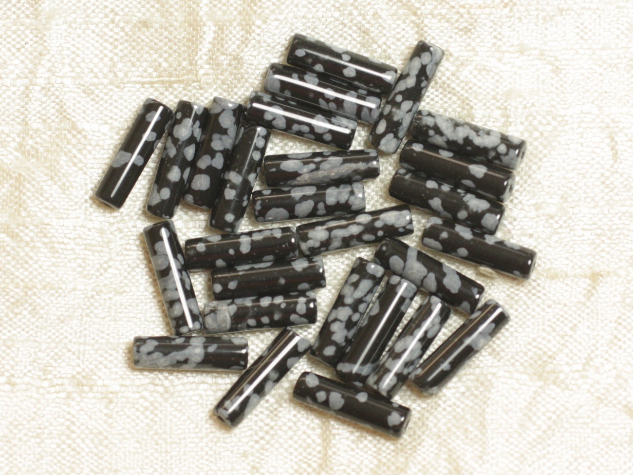 Perles en obsidienne flocon de neige en tubes pour création bijoux