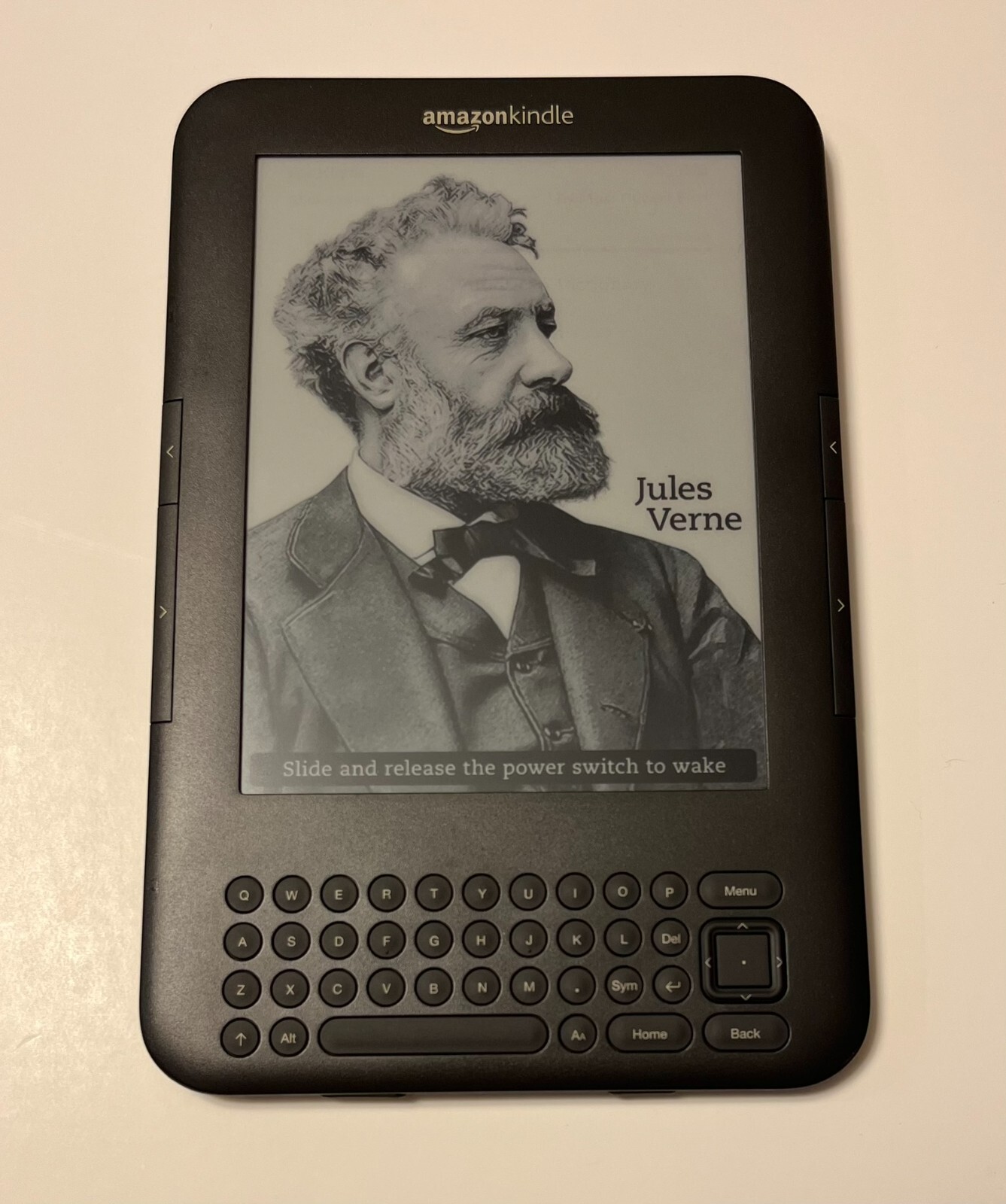 Amazon Kindle Keyboard 3rd Gen WiFi eReader with E Ink Display  -image