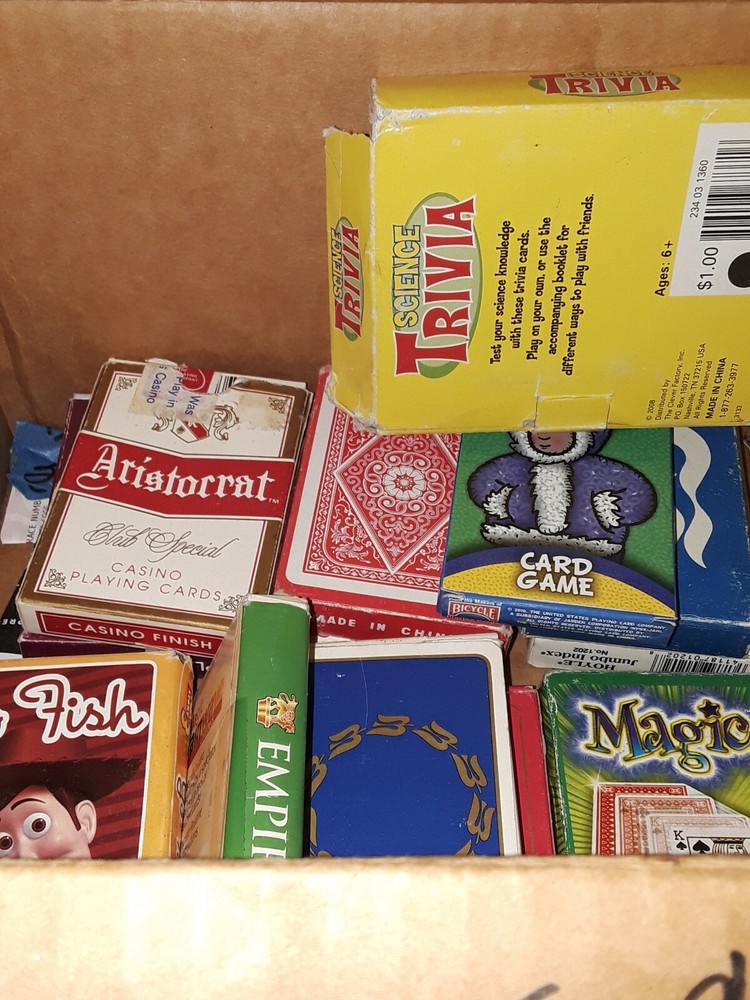 25-Playing Card Deck: Trivia & Magic Game Cards for All Ages