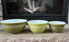 Pyrex 3 Pc. Nesting Bowl Set, Crazy Daisy, Spring Blossom, Green #'s 401-403 (c)