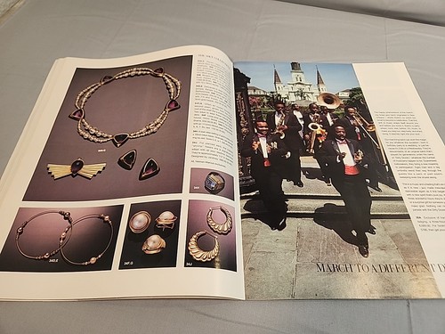 Vintage 1985 NEIMAN MARCUS CHRISTMAS BOOK 109 PAGE GIFT CATALOG Retro Rich Style - Picture 6 of 12