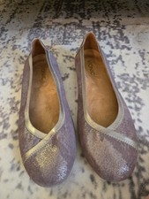 VIONIC LAVENDER LEATHER FLATS SIZE 9