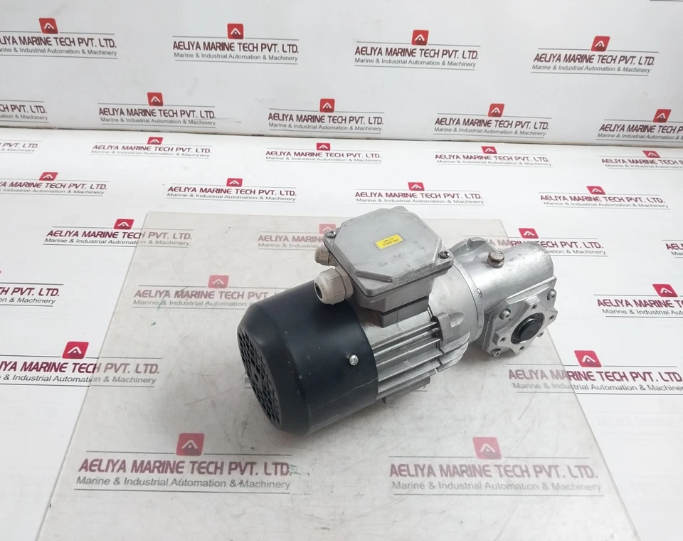 Rexroth 3 842 532 421 Three Phase Motor IP55 230/400V 0,25KW 1,7/1,1A 50/60HZ - Image 3 of 4