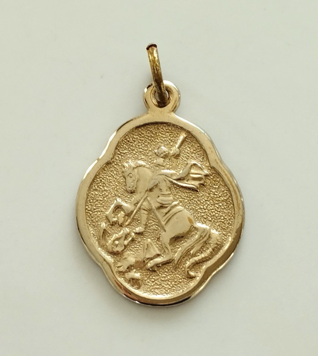 Médaillon En Argent Saint Georges Terrassant Le Dragon 19ème Siècle - Occasion