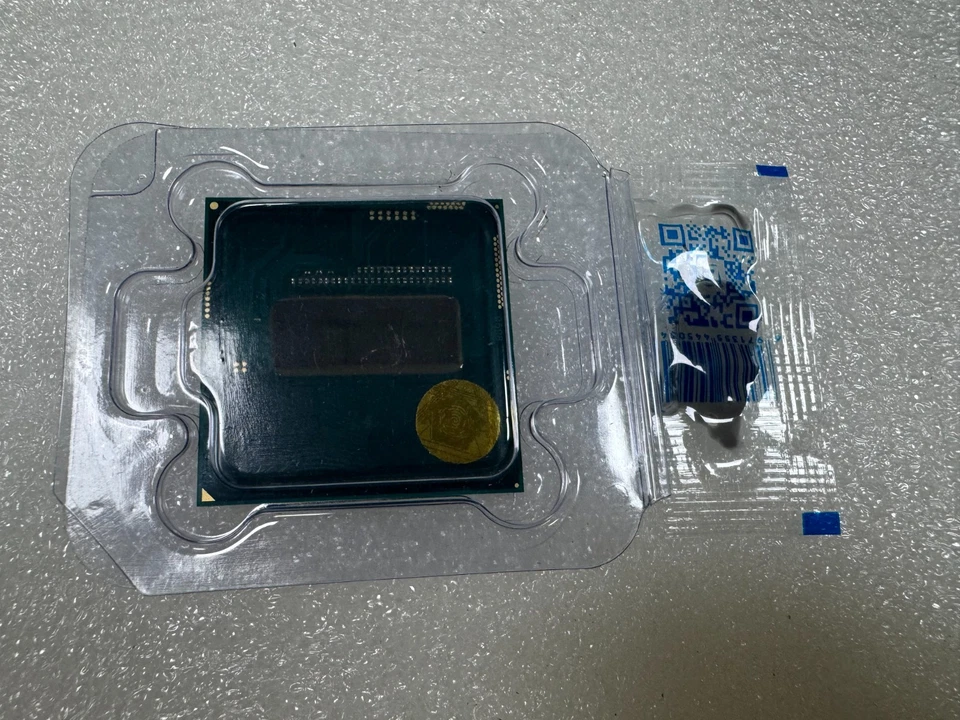 Intel Core Extreme i7-4940MX SR1PP 3.1GHz 4-Core 8M PGA946 Notebook CPU - Image 3 of 4