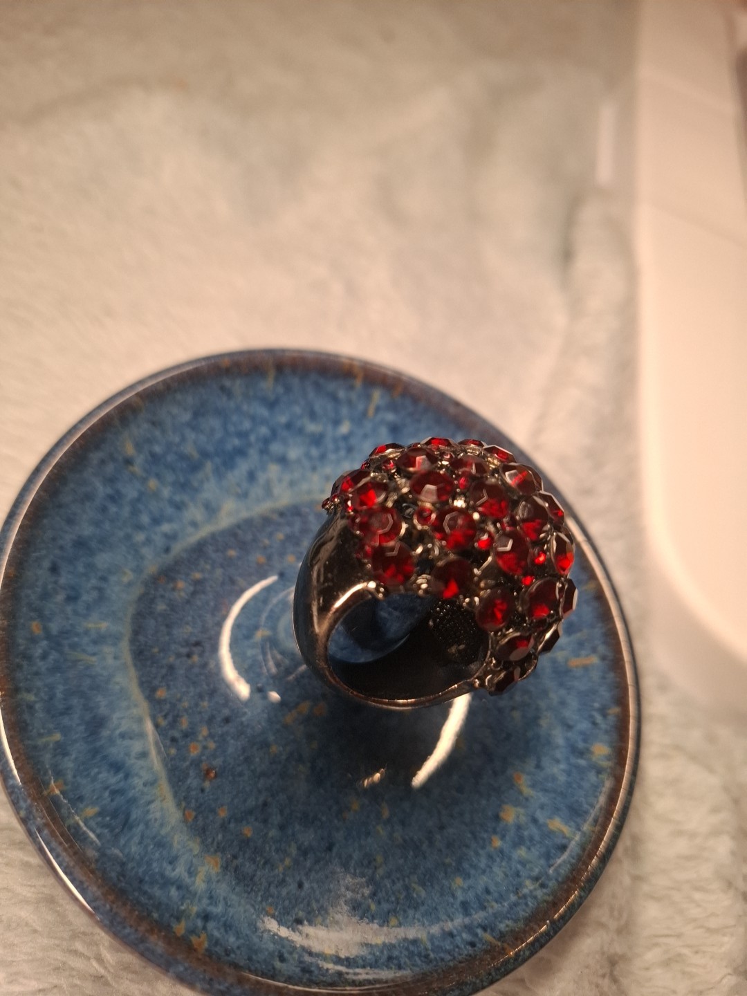 VTG Ruby Red Glass Cluster Statement Ring - Size … - image 9