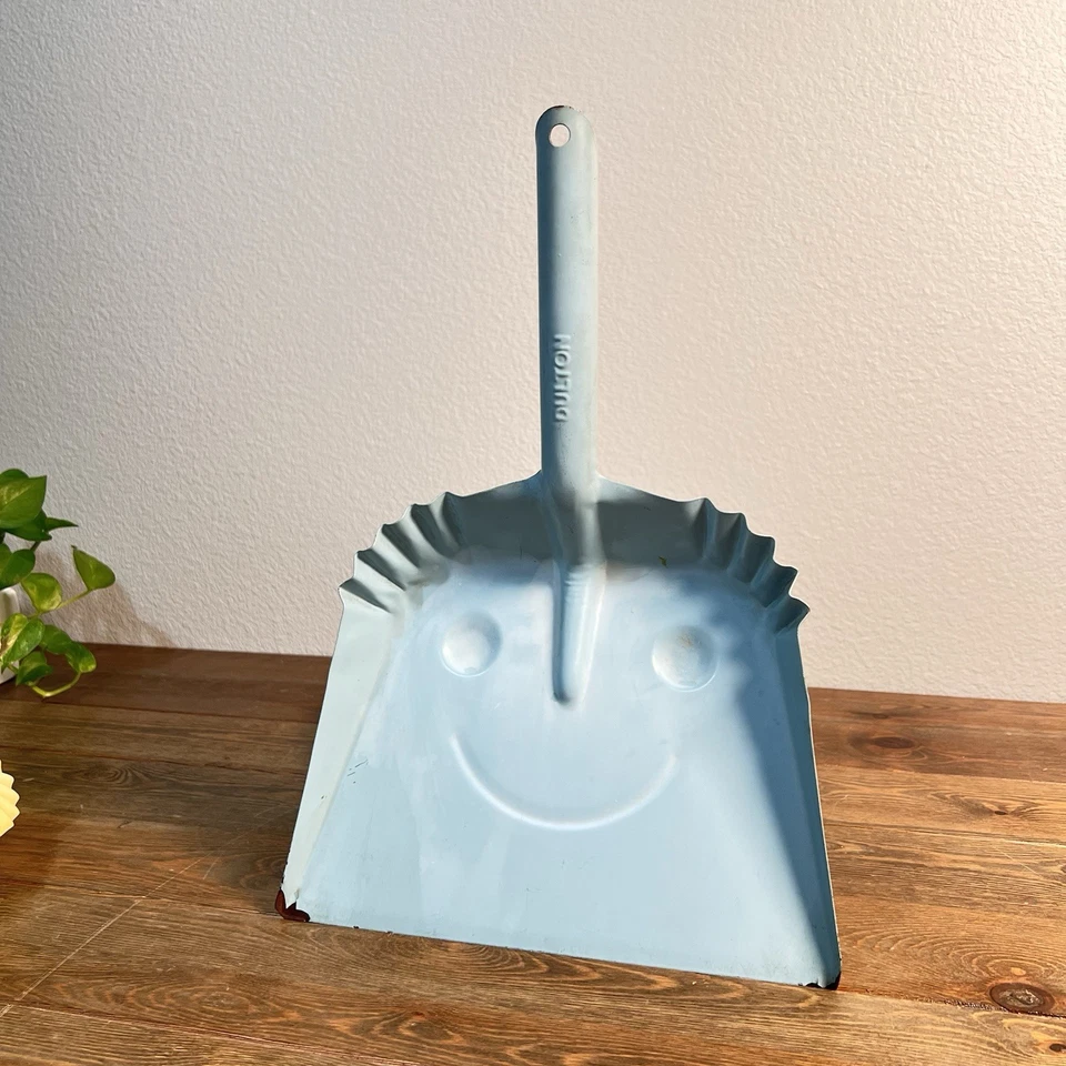 Sartén antipolvo de metal azul grande vintage Dulton cara sonriente Foto 2 de 4