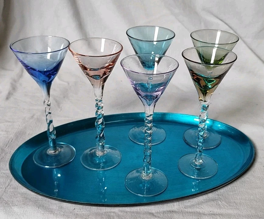 JOLI VERRE A PIED en VERRE Soufflé VERRE Gravé SOUVENIR Fleurs XIXe