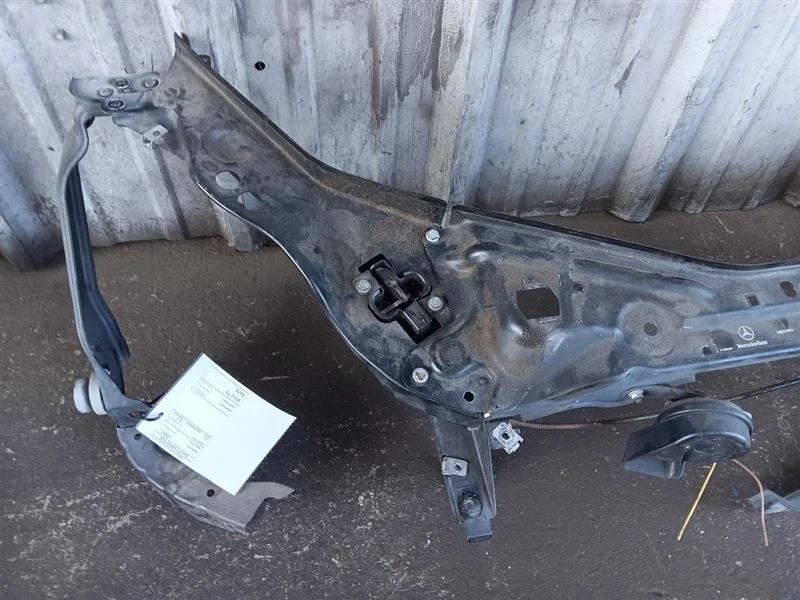 06-11 Soporte núcleo radiador mercedes 219 cls500 cls550 2196200916 Foto 3 de 4