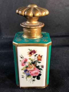 GOOD ANTIQUE FRENCH PARIS PORCELAIN HAND PAINTED PERFUME BOTTLE FLASK.