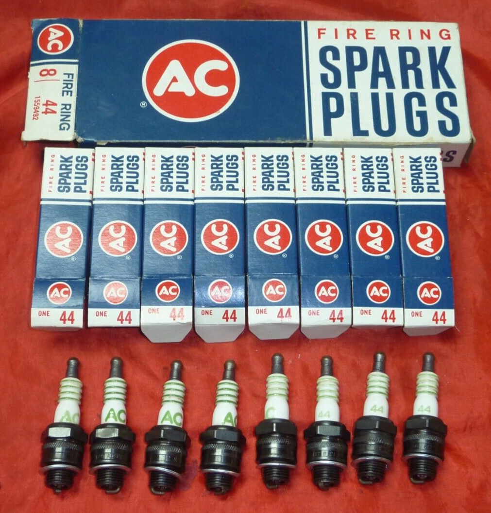 NOS AC Spark Plugs 44 Dated 1970 1559492 Corvette Chevelle Camaro Nova Correct