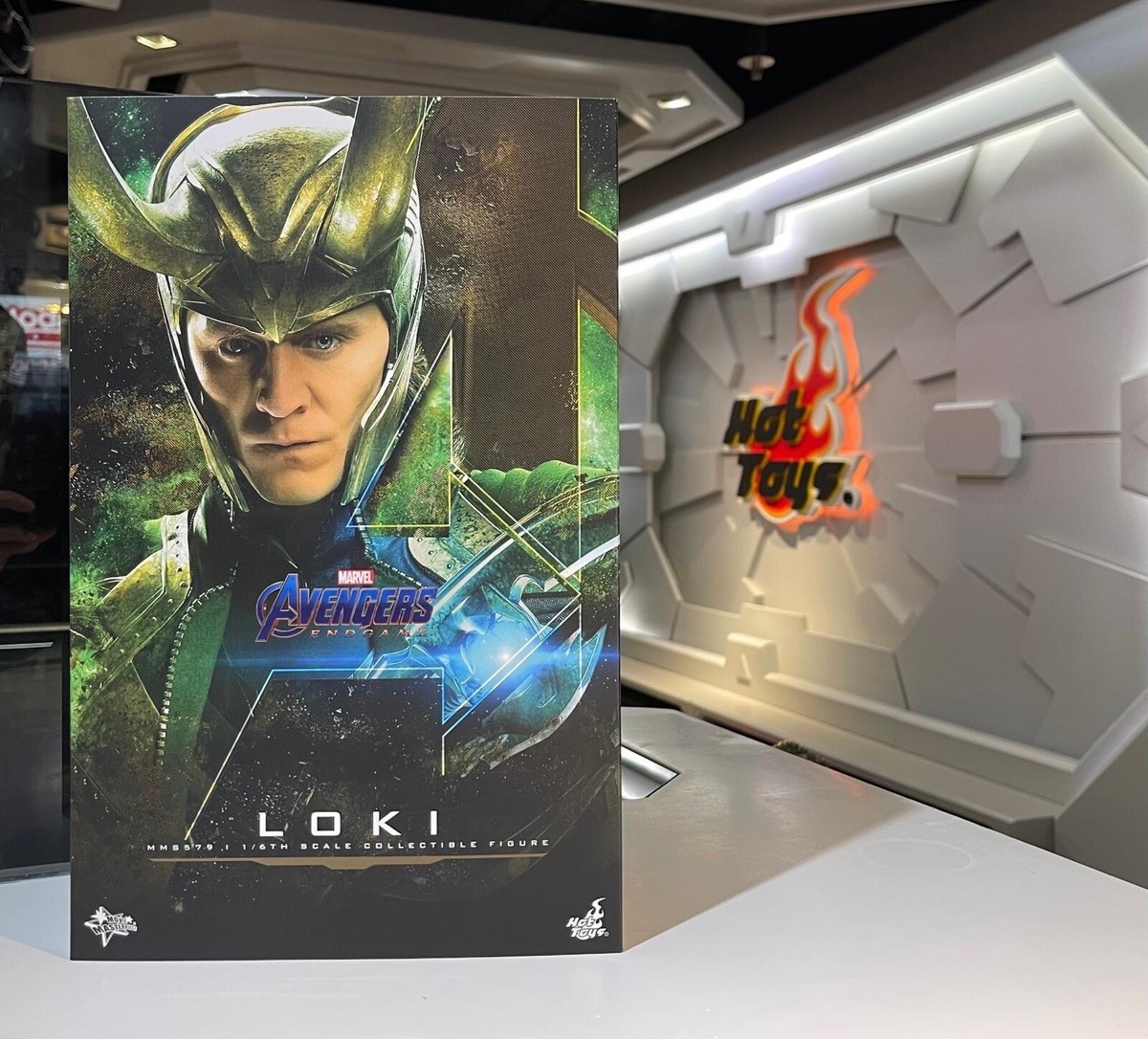 Hot Toys Marvel Avengers Endgame Loki Tom Hiddleston 1/6 12