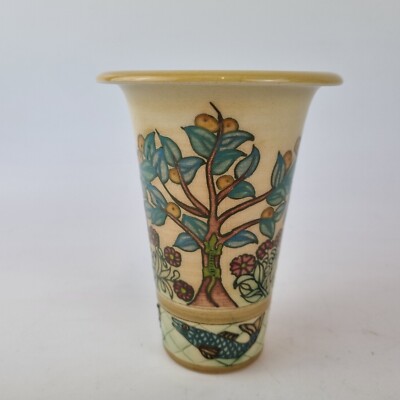 Dennis Chinaworks Flötenvase verziert Orangenbäume, Fische, Echsen 12,2 cm mit Chip