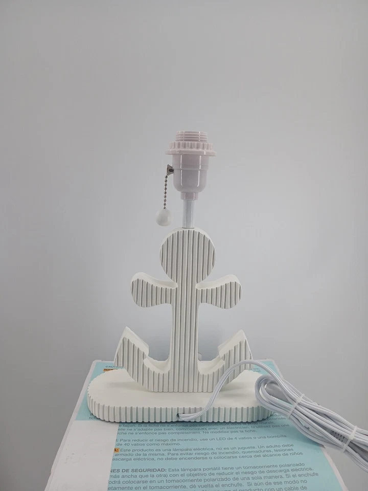 Base de lámpara y pantalla High Seas Collection Just Born 12,5" X 9" X 3,5" (nueva)*** Foto 4 de 4