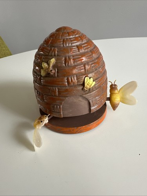 #ad VINTAGE Whirlybird Whirligig Garden Wind Spinner Beehive Yardworks Decor $14.99