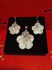 White Shell Pendant & Earrings Set
