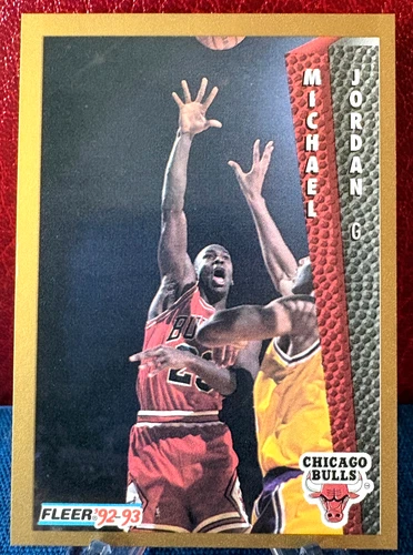 1992-93 Fleer #32 Michael Jordan - Bulls / UNC / HOF