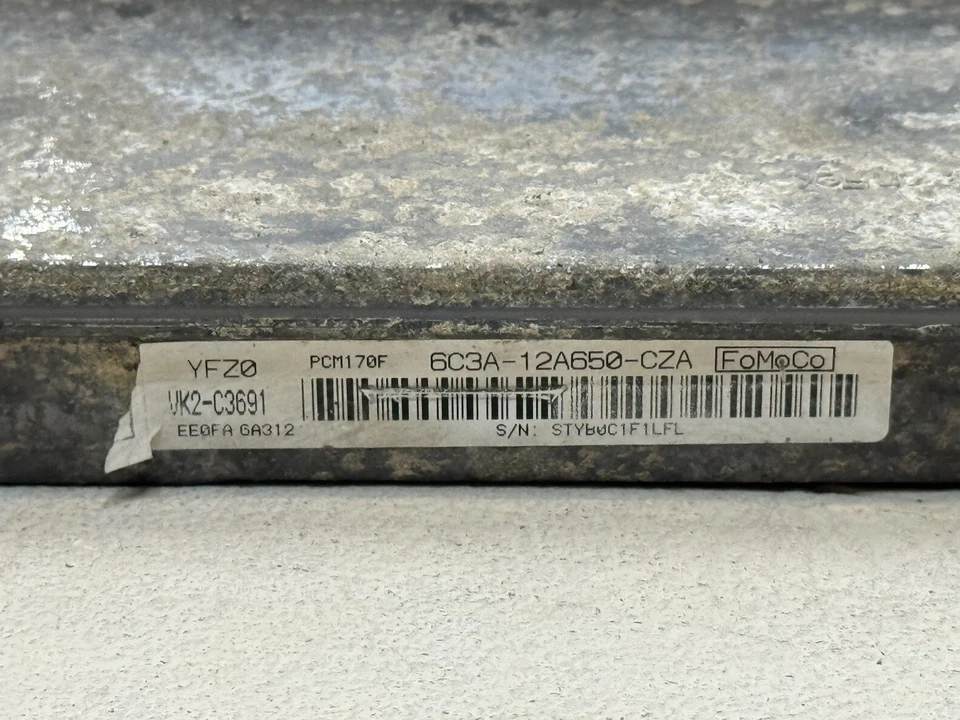 Computadora Ford F250 F350 2005-2006 motor 6,8 L ECU ECM PCM 6C3A-12A650-CZA YFZ0 Foto 2 de 4