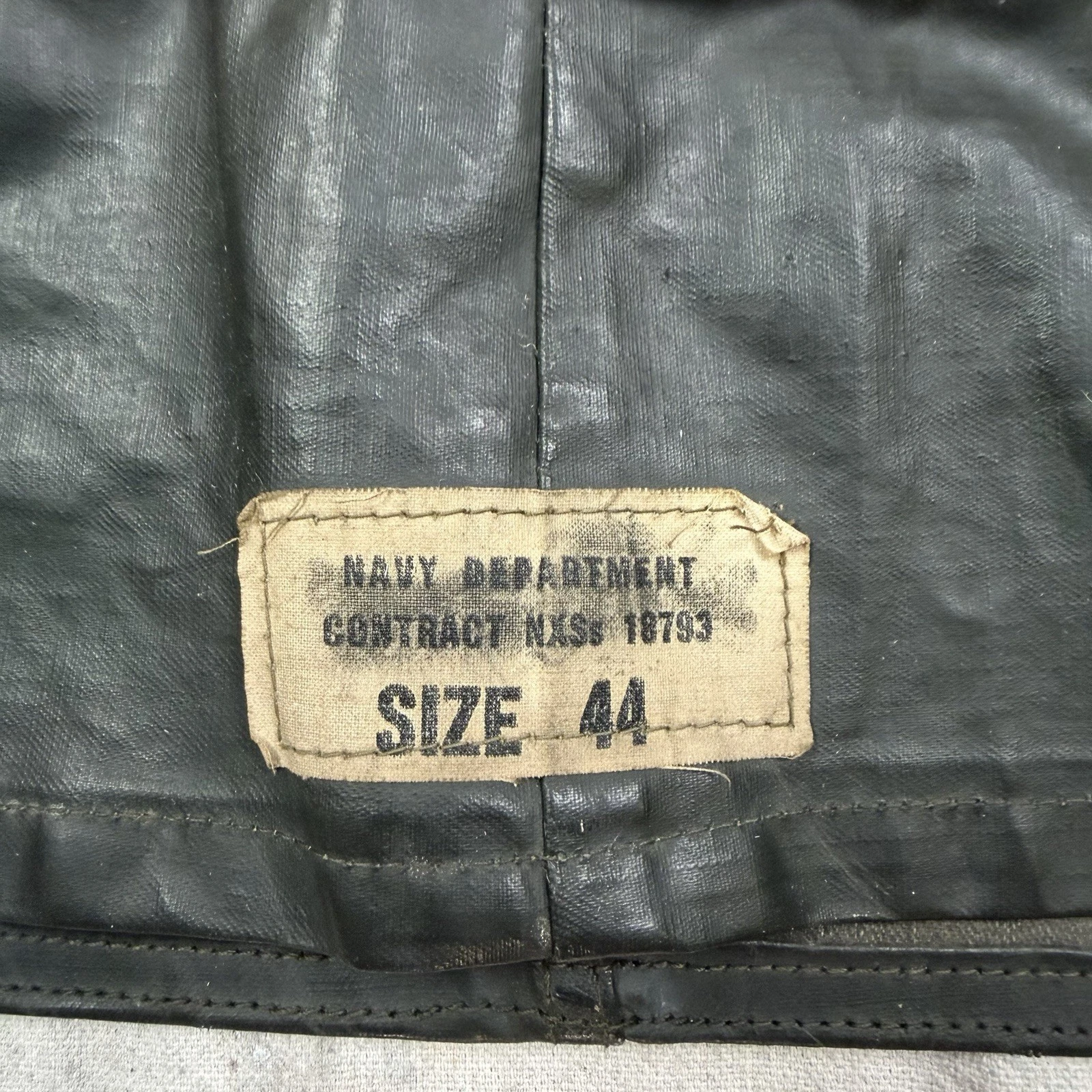 Vintage 40s WW2 US Navy Rubberized Barnstormer Deck Jacket Coat Sz 44 Military image 5