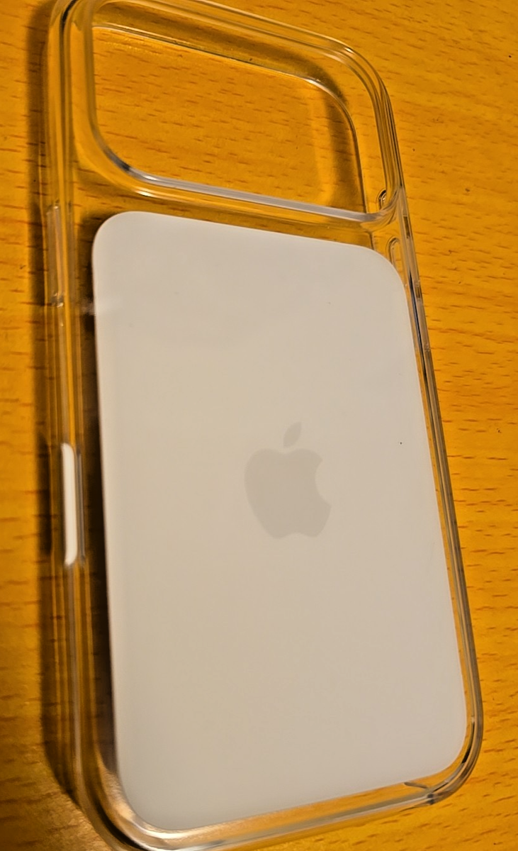 Orignal Apple Clear Case w/ Magsafe for iPhone 17 Pro 6.3