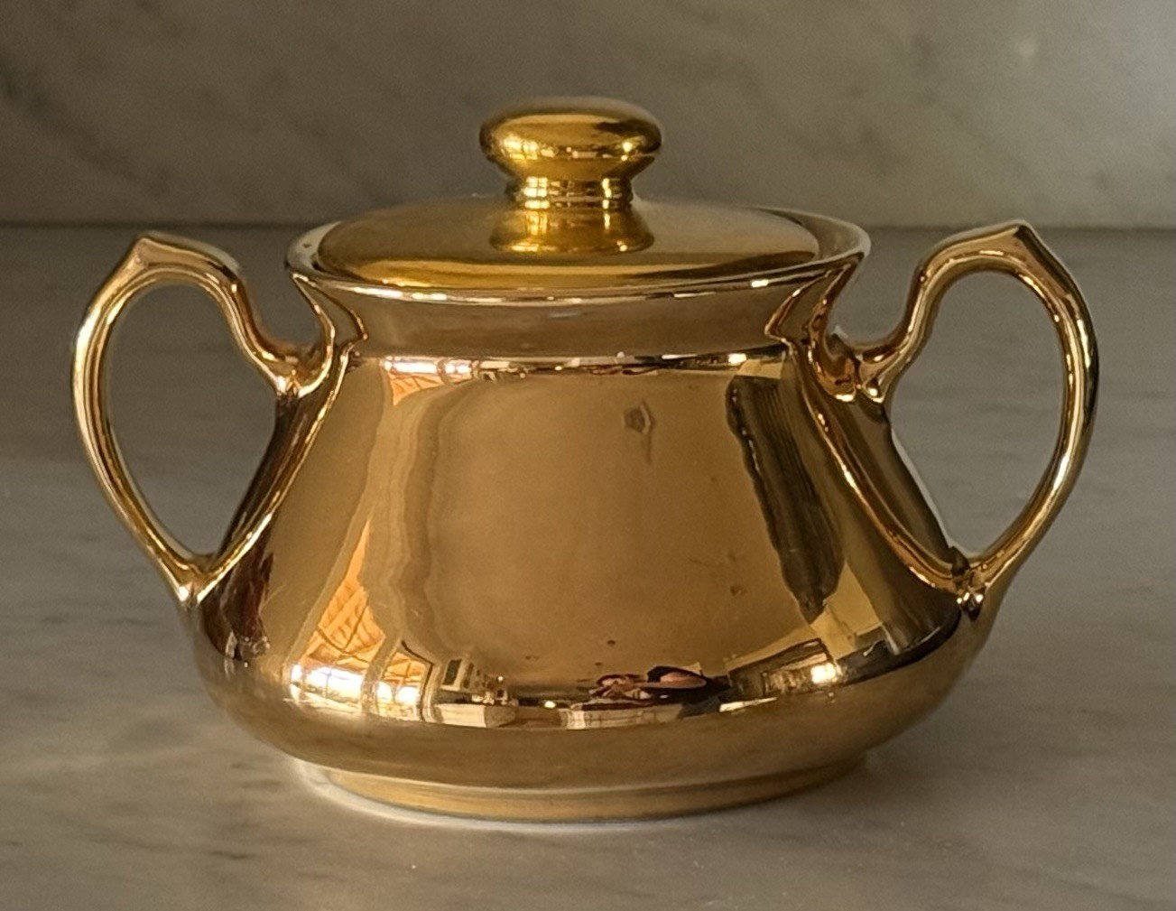 Vintage Collectible Hall China "Golden Glo" 22-Carat Gold Finish Sugar Bowl