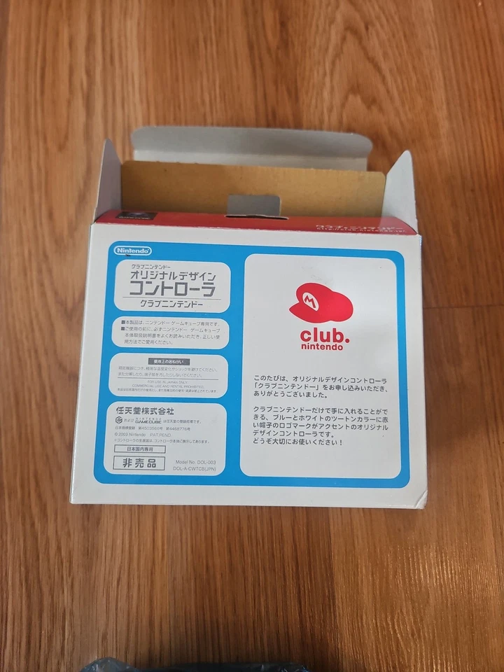 Club Nintendo GameCube Controller Limited Edition Mint (box shows wear) - Image 4 of 4