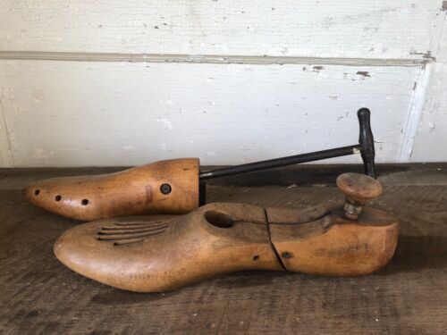 Antique Wood Dowel Threader w/ Hat Stretcher - Baer Auctioneers