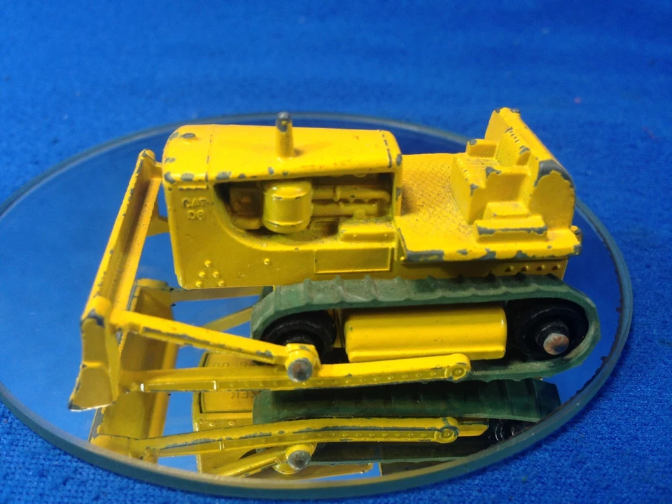 Matchbox Series Caterpillar Bulldozer 18 By Lesney Die Cast - Immagine 2 di 3