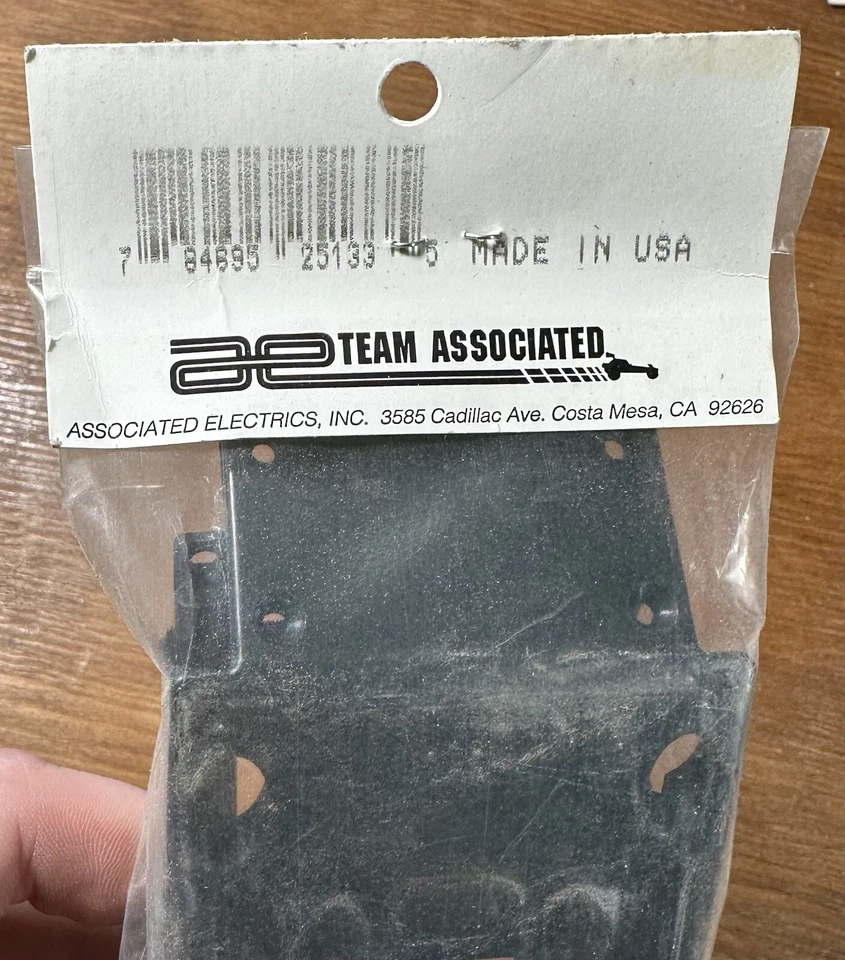 TEAM ASSOCIATED RC Car PARTS REAR Bumper and Brace PN. 25133 New - Image 4 of 4