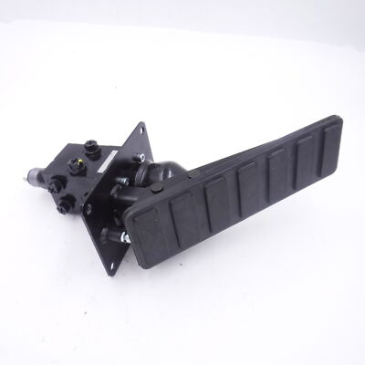 Poclain Service Brake & Accumulator Charging Valve VB-020-080-00-C2-504-49S0
