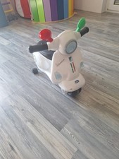 Chicco Vespa Primavera Motorrad Rutscher, Wei...