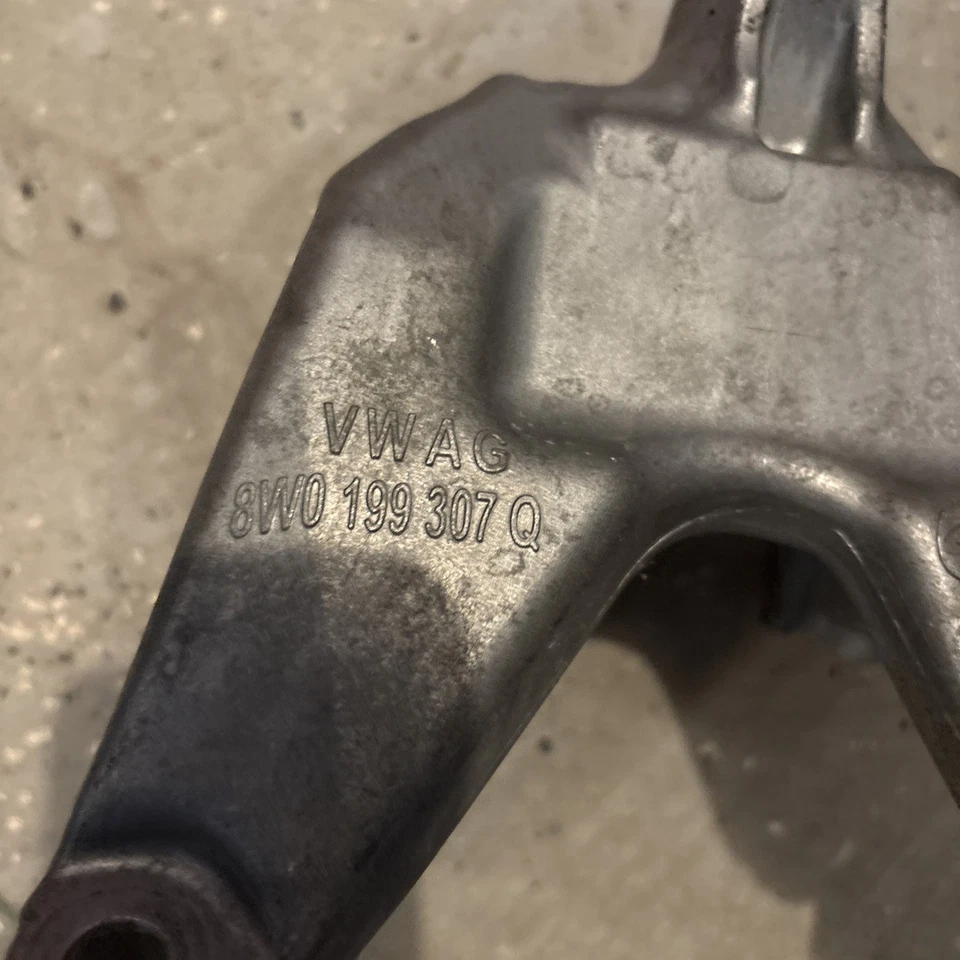 Soporte de montaje del motor 8W0199307Q OEM 2018-2023 AUDI S5 SQ5 Foto 2 de 2