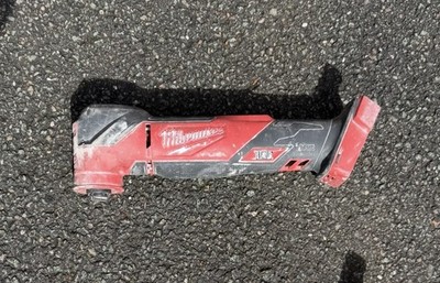 Milwaukee M18 FMT Fuel 18V kabelloses bürstenloses Multitool - nur Gehäuse