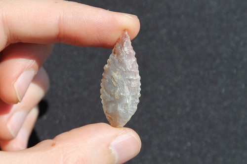 Vorgeschichte Neolithikum Pfeilspitze Feuerstein 3,6 cm Mali Sahara Biface